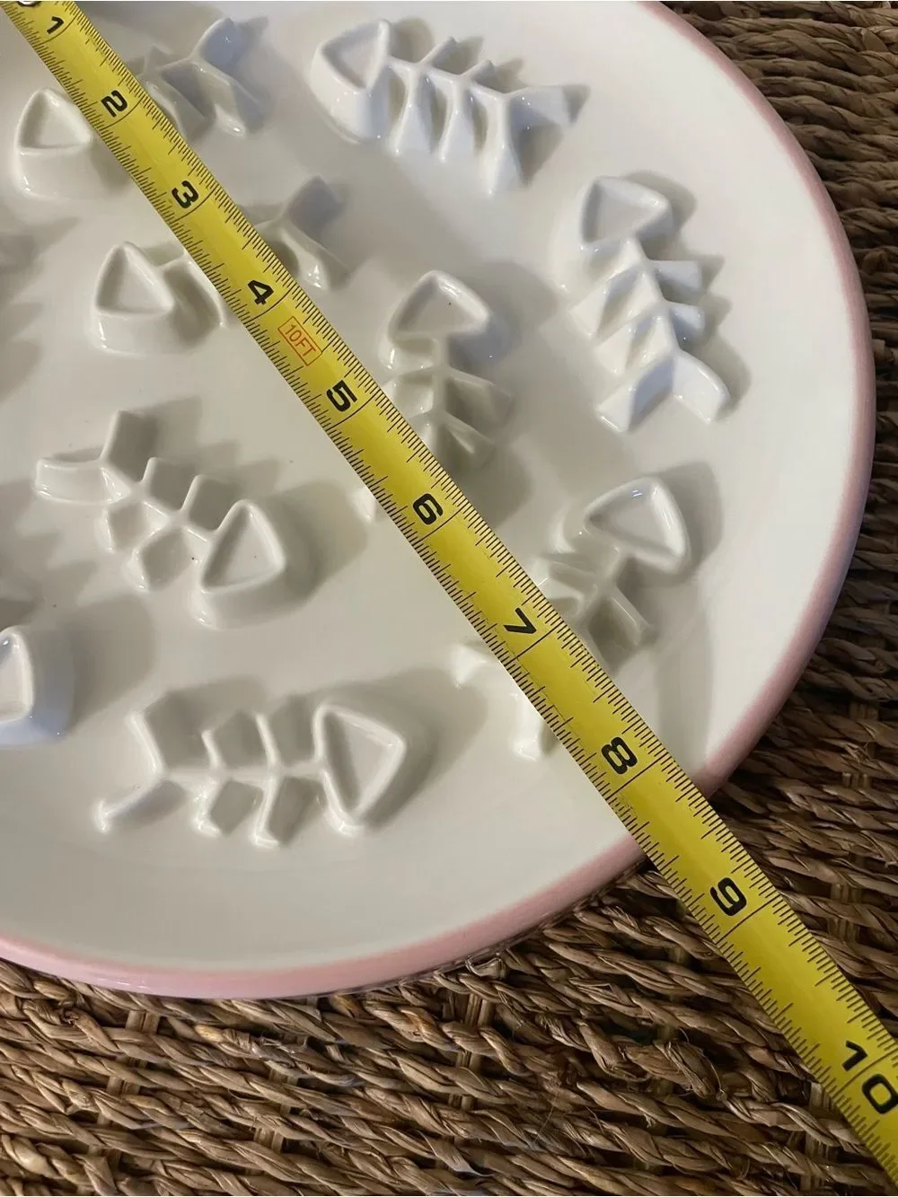 Ceramic Pink and White Slow Cat Feeder 8 Inch
